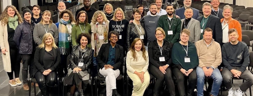 Foto van de Europese Profetische Raad. Een groep profeten. Deborah Jorritsma is lid van deze raad